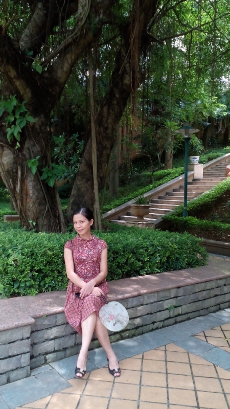 丹草雨田的第一张照片--南宁王婆说媒